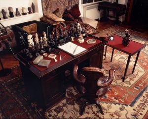 Freud's Consulting Room, London. (c) Photo courtesy of the Freud Museum, London